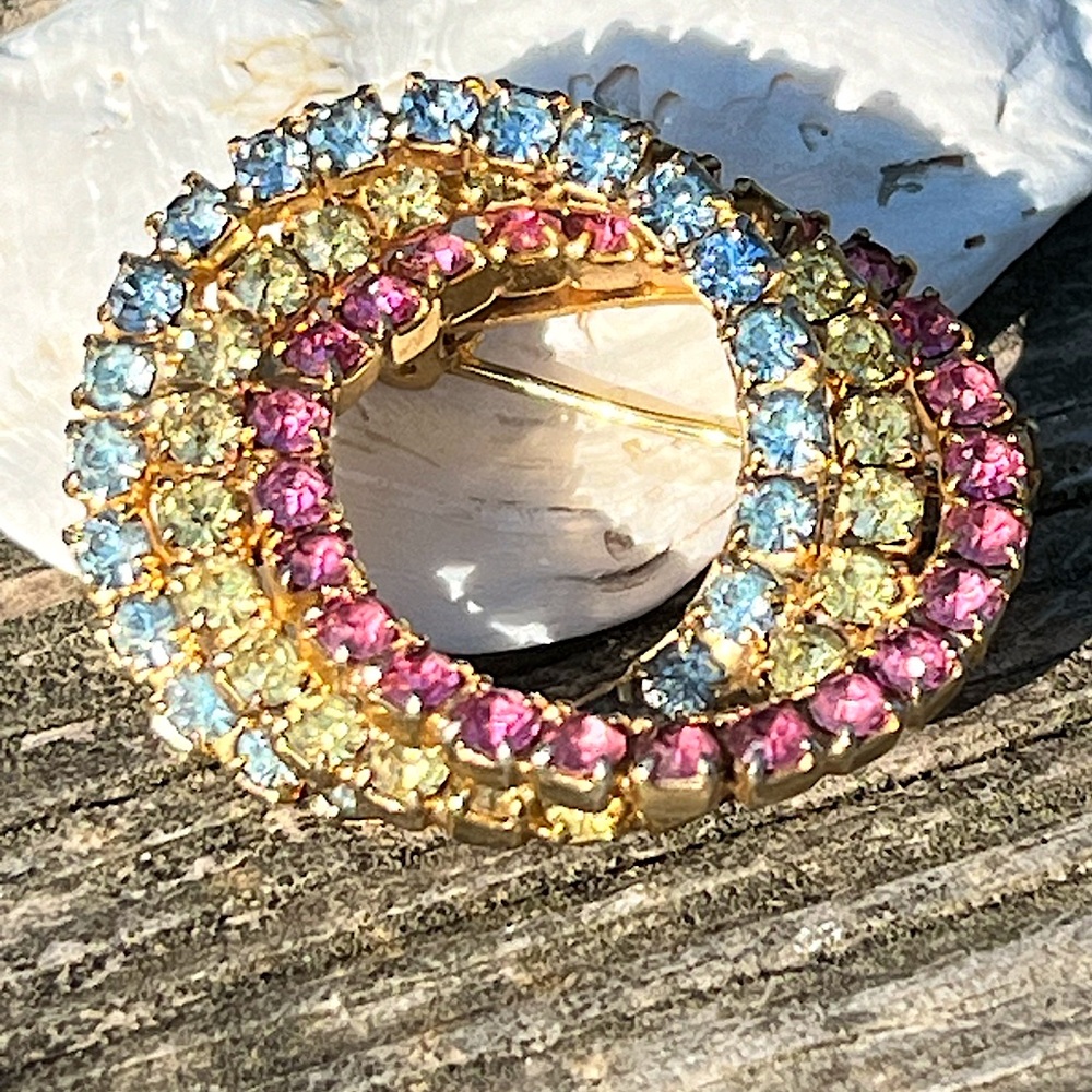 Vintage 1950 Circle Brooch